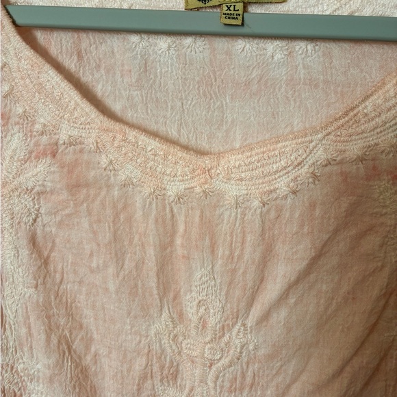 Romantic Flowy Embroidered Top XL - Picture 6 of 7